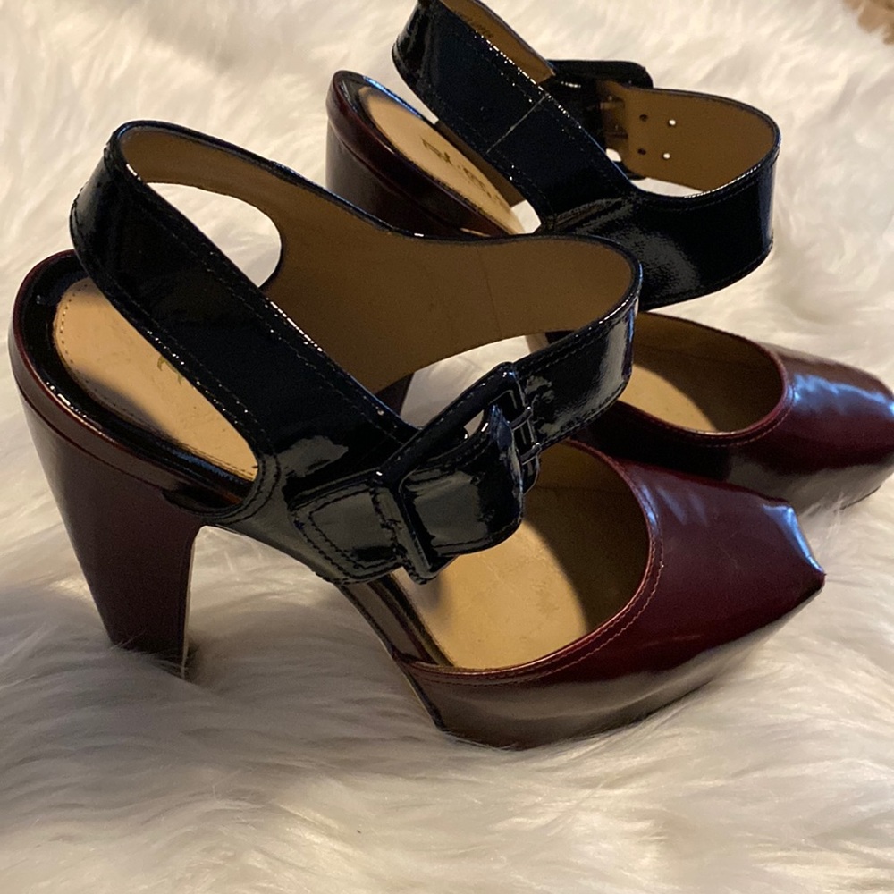 Hamura platform heel 6 inch with 1.5 inch platform.  Leather  upper.